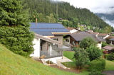 Dach mit vollem Photovoltaikdach
